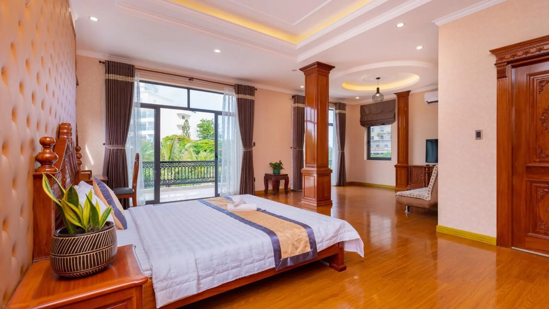 Biet Thu Gold Day Ho Boi Khu Du Lich Bai Sau Free Bida Vung Tau 0*,  Vietnam