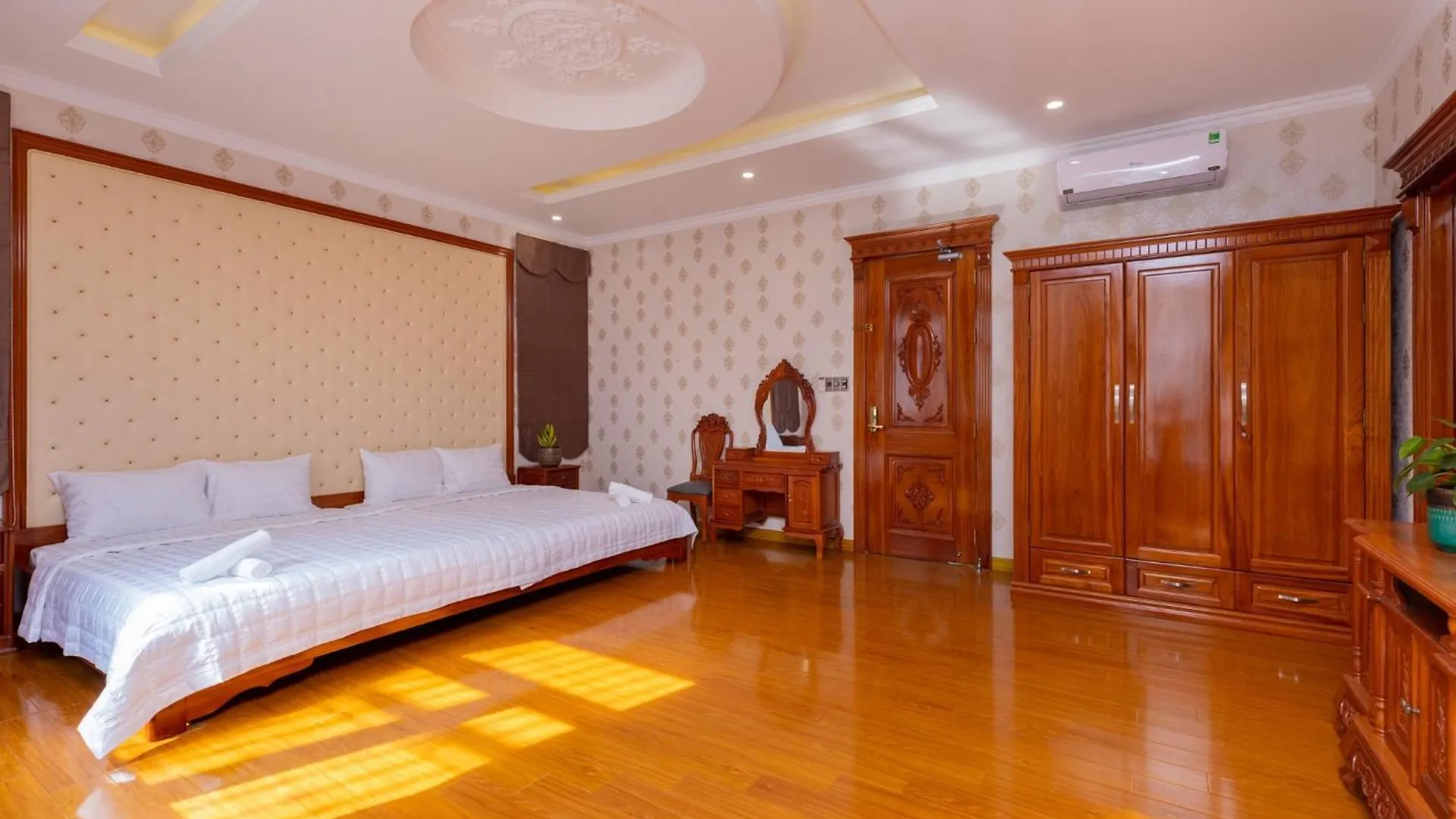 Villa Biet Thu Gold Day Ho Boi Khu Du Lich Bai Sau Free Bida Vung Tau
